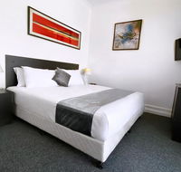Commercial Hotel Hay - Schoolies Week Accommodation