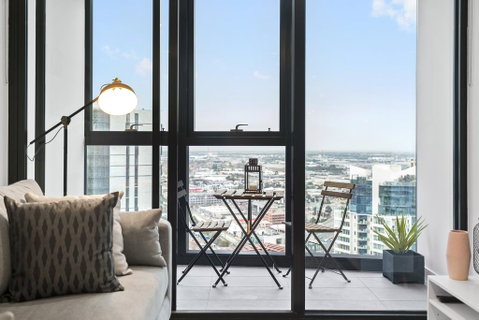 COMPLETE HOST Clarendon Southbank - Schoolies Week Accommodation 0