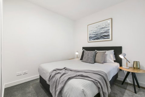 COMPLETE HOST Clarendon Southbank - Schoolies Week Accommodation 2