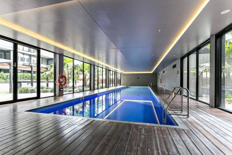 COMPLETE HOST Coventry St Apartments - Schoolies Week Accommodation 2