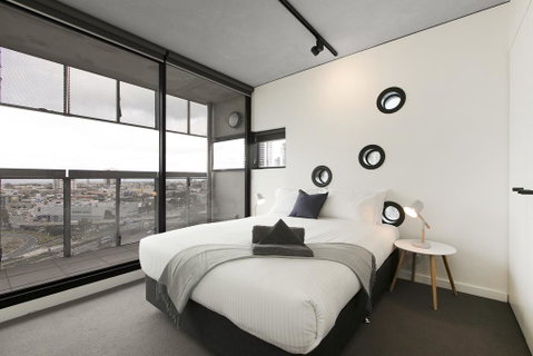Complete Host Guild Apartments - Schoolies Week Accommodation 3
