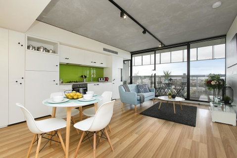 Complete Host Guild Apartments - Schoolies Week Accommodation 0