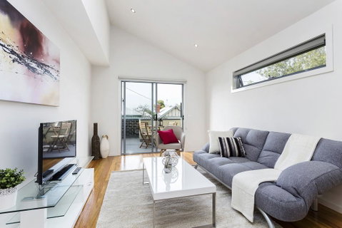Complete Host Richmond Townhouse Collection - Schoolies Week Accommodation 1
