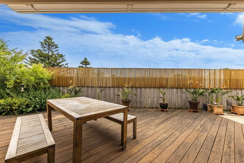 Connolly House - Schoolies Week Accommodation 2
