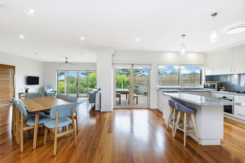 Connolly House - Schoolies Week Accommodation 0