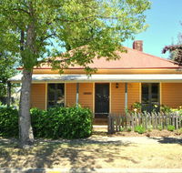 Cooma Cottage - Schoolies Week Accommodation
