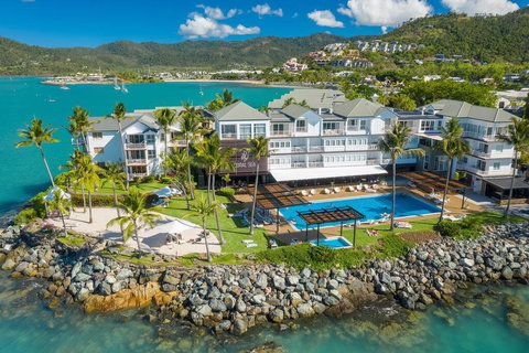 Coral Sea Marina Resort - Schoolies Week Accommodation 0