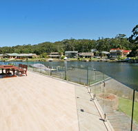 Cormorant Waterfront Home - Schoolies Week Accommodation