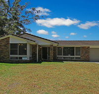 Corner Haven - family retreat with outdoor living - Schoolies Week Accommodation