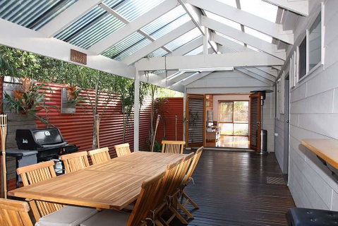 Corsair Breeze - Schoolies Week Accommodation 3