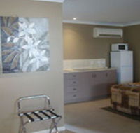 Cosmos Country Motor Inn - Schoolies Week Accommodation