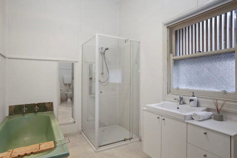 Cosy Californian Bungalow - Schoolies Week Accommodation 2