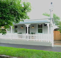 Cottage 79 - Schoolies Week Accommodation