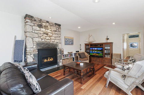 Cottage Watson - Schoolies Week Accommodation 2