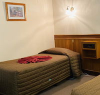 County Lodge Motor Inn - Schoolies Week Accommodation