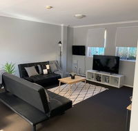 Cozy 3BR Townhouse in Liverpool CBD with parking - Schoolies Week Accommodation