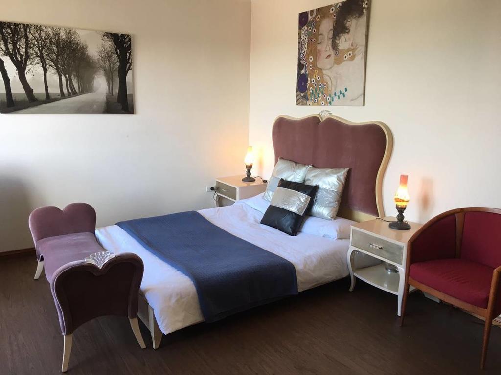 Beverly Hills NSW Schoolies Week Accommodation