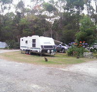 Crayfish Creek Van  Cabin Park - Schoolies Week Accommodation