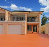 CShells On Quay - perfect location and great views - Schoolies Week Accommodation