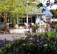 Cumquat Cottage - Schoolies Week Accommodation