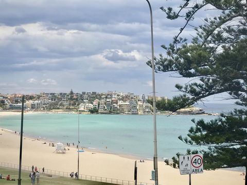 D'Luxe Designer Den Bondi-Ocean View Apartment - Schoolies Week Accommodation 1