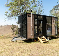 Dam It Getaway Tiny House - Schoolies Week Accommodation