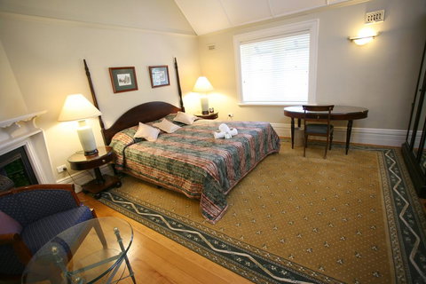 Darcy's Hotel - Schoolies Week Accommodation 3