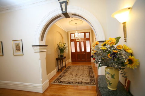 Darcy's Hotel - Schoolies Week Accommodation 0