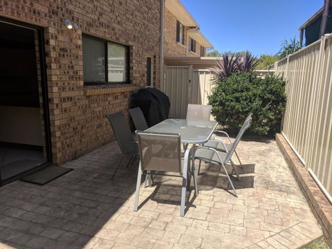 DAVIES STREET 3/14 MOLLYMOOK - Schoolies Week Accommodation 0