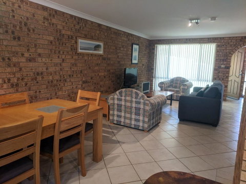 DAVIES STREET 3/14 MOLLYMOOK - Schoolies Week Accommodation 1