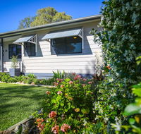 Dell-Lee Cottage - Schoolies Week Accommodation