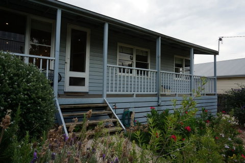 Dinghys Rest - Schoolies Week Accommodation 1