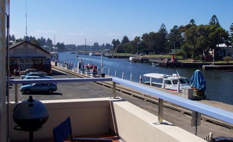 Dockside Waterfront Indulgence - Schoolies Week Accommodation 0