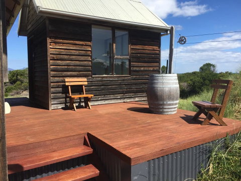 Dolphin Beach House - Schoolies Week Accommodation 1