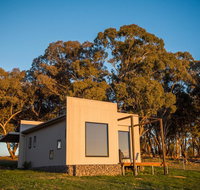 Dragonfly Cottages - Schoolies Week Accommodation