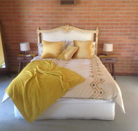 Dunolly Broadway BB - Schoolies Week Accommodation