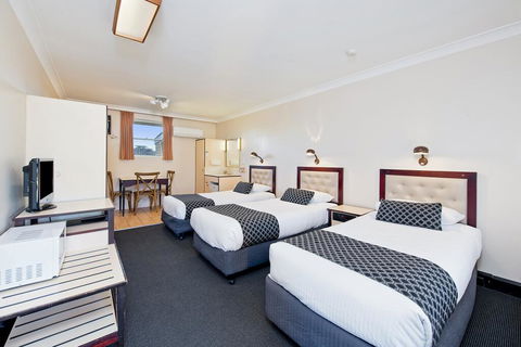 Econo Lodge Savannah Park Tamworth - Schoolies Week Accommodation 1