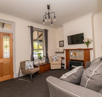Edward Cottage Heritage Central Comfortable. - Schoolies Week Accommodation