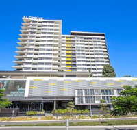 Elite elegance 2BRHamilton APT with Parking - Schoolies Week Accommodation