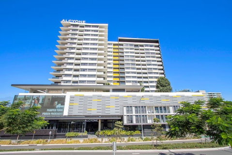 Elite Elegance 2BR@Hamilton APT With Parking - Schoolies Week Accommodation 0