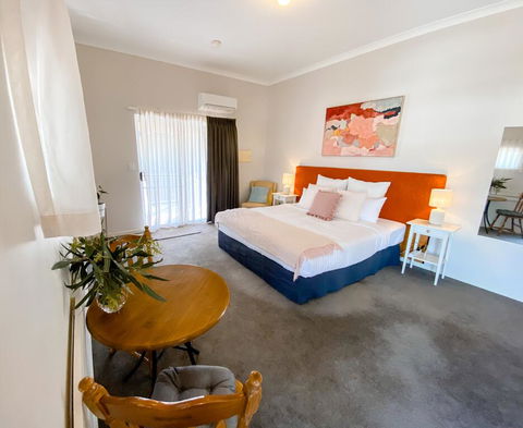 EM Apartment - Schoolies Week Accommodation 1