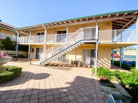 EM Apartment - Schoolies Week Accommodation 3