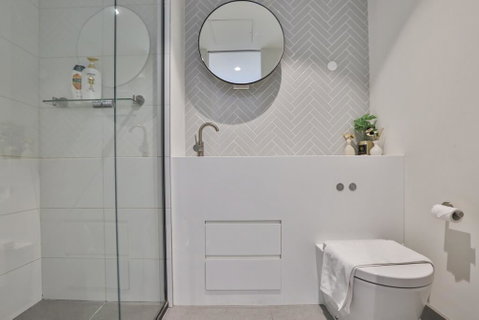 EQ TOWER Melbourne CBD APT - Schoolies Week Accommodation 3