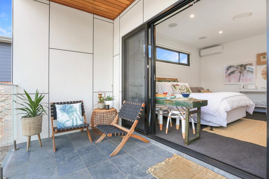 Oak Flats NSW Schoolies Week Accommodation