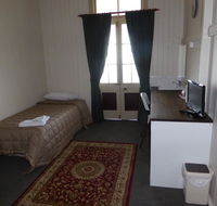 Exchange Hotel Toogoolawah - Schoolies Week Accommodation