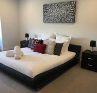 Executive Mansion Spring Racing Melbourne Cup - Schoolies Week Accommodation