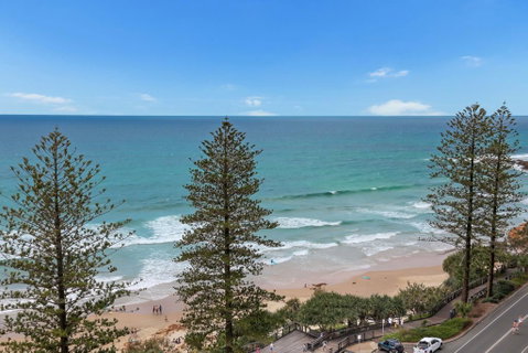 FABULOUS BEACHFRONT POSITION - Schoolies Week Accommodation 0