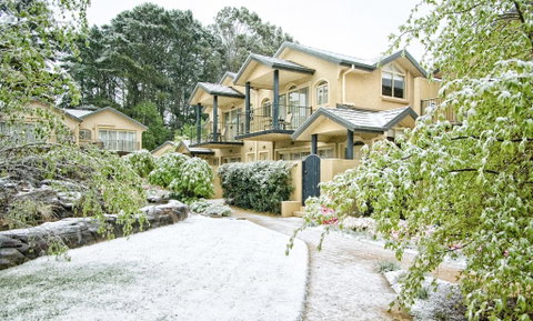 Falls Mountain Retreat Blue Mountains - Schoolies Week Accommodation 0