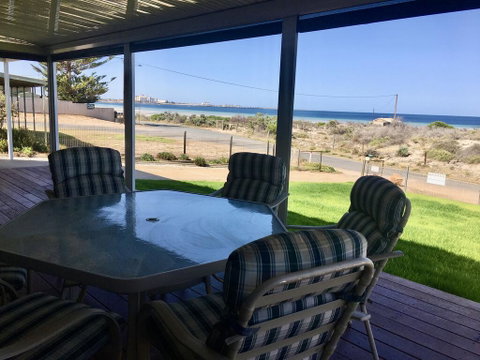 Family Tides - Schoolies Week Accommodation 3