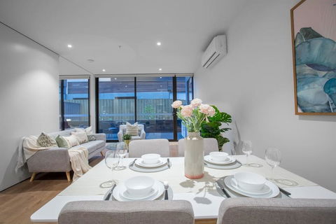 Fantastic 2 Beds APT In Boxhill W Great Location - Schoolies Week Accommodation 0
